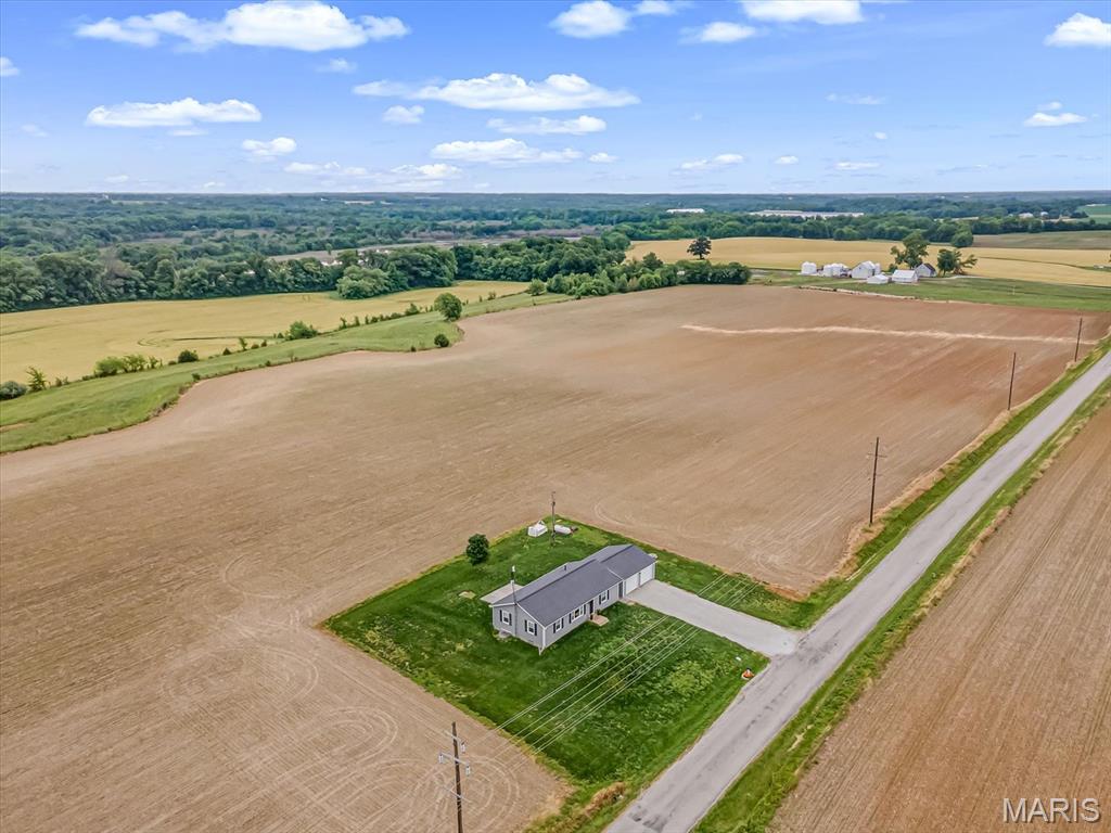 Homes for sale in Red Bud, IL | 6847 Griggs Rd, Red Bud, IL 62278 | MLS# MIS26032718