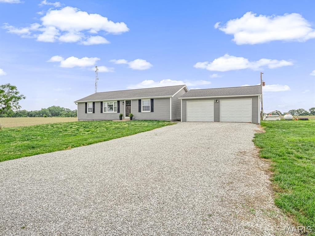 Homes for sale in Red Bud, IL | 6847 Griggs Rd, Red Bud, IL 62278 | MLS# MIS26032718