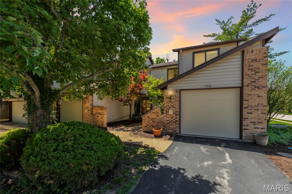 Homes for sale in Ballwin, MO | 700 Windy Ridge Dr, Ballwin, MO 63021 | MLS# MIS26033254