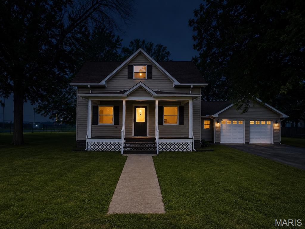 Homes for sale in Witt, IL | 104 N 6Th St, Witt, IL 62094 | MLS# MIS26033337