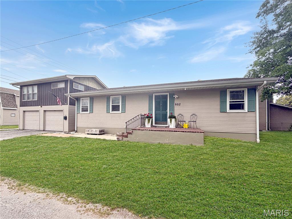 Homes for sale in Dupo, IL | 602 Illinois Ave, Dupo, IL 62239 | MLS# MIS26033362