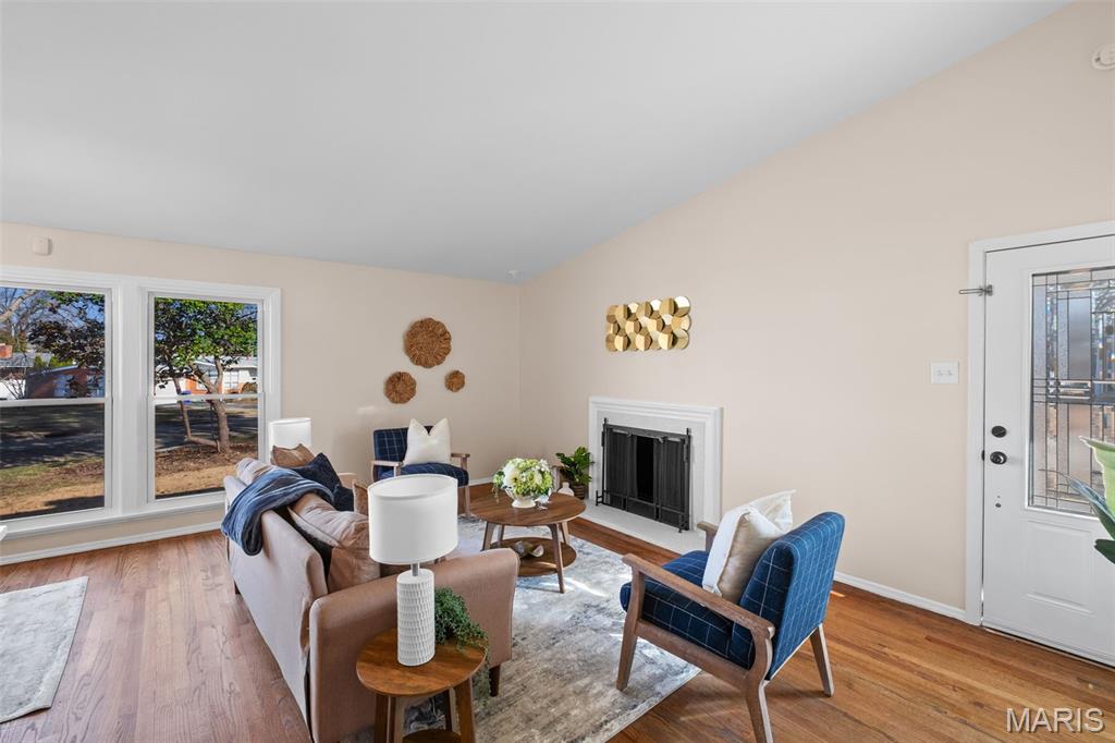 3rd image of 515 Crestvale Dr, Saint Louis, MO 63119 | MLS# MIS26033505