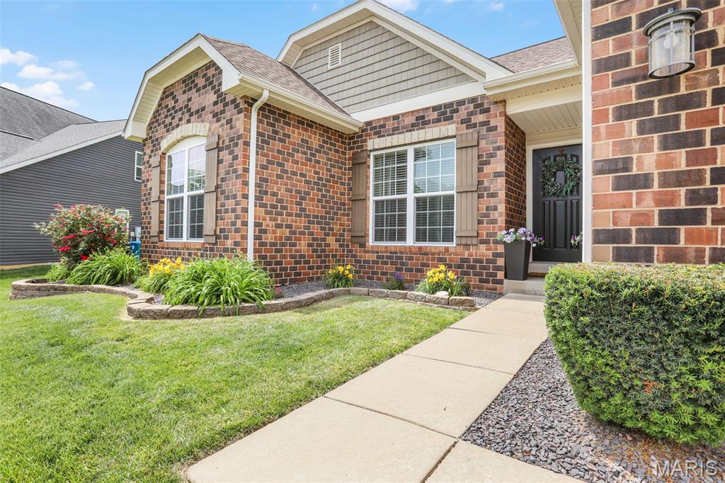 Homes for sale in Wood River, IL | 3405 Crescent Ct, Wood River, IL 62095 | MLS# MIS26033635