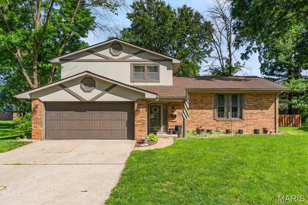 Homes for sale in Millstadt, IL | 32 Landau Dr, Millstadt, IL 62260 | MLS# MIS26033753