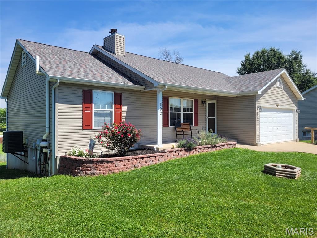 Homes for sale in Warrenton, MO | 802 Big Red Ct, Warrenton, MO 63383 | MLS# MIS26034078