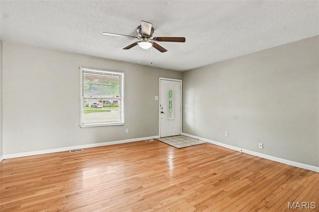 3rd image of 2322 Battlefield Dr, Florissant, MO 63031 | MLS# MIS26034135