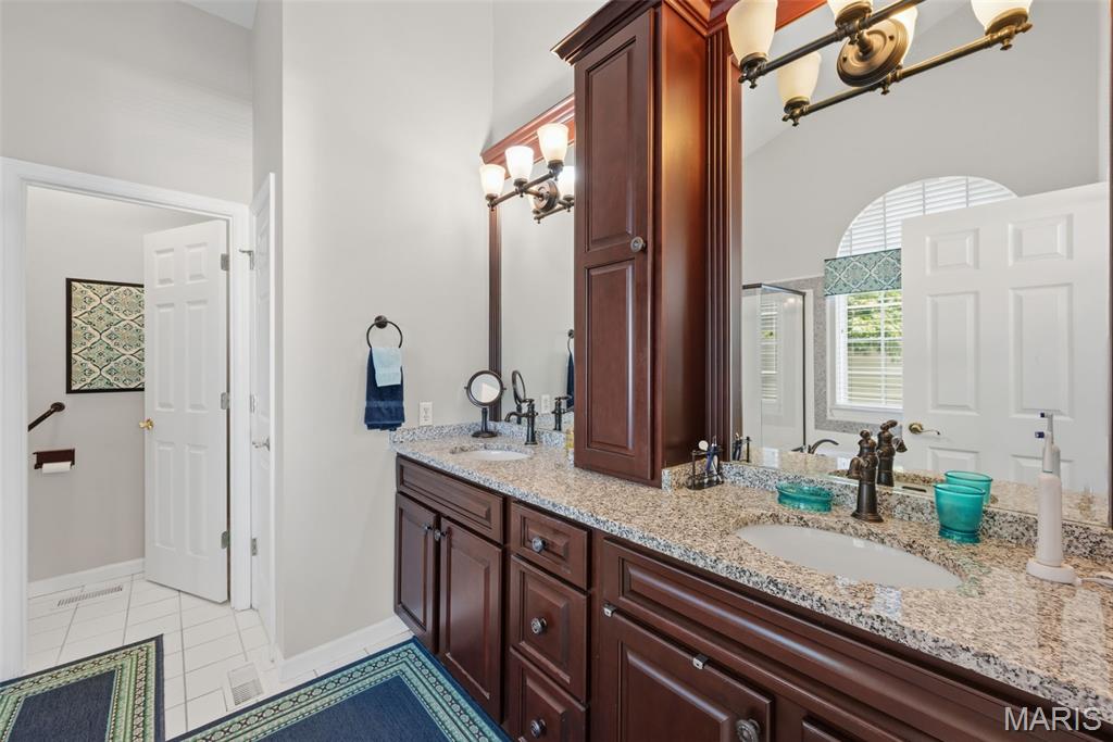 5th image of 386 Shetland Valley Ct, Chesterfield, MO 63005 | MLS# MIS26034138