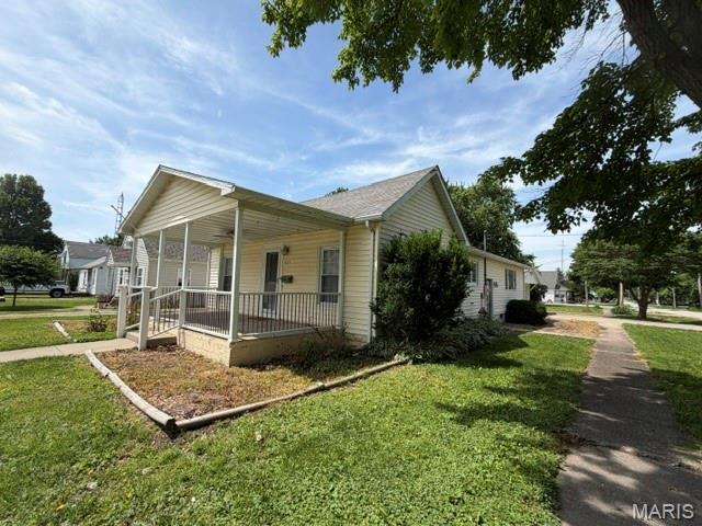 Homes for sale in Nokomis, IL | 625 Young St, Nokomis, IL 62075 | MLS# MIS26034333
