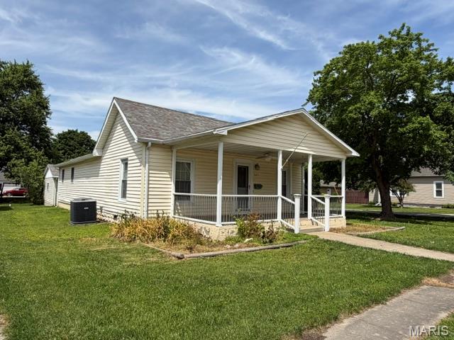 Homes for sale in Nokomis, IL | 625 Young St, Nokomis, IL 62075 | MLS# MIS26034333