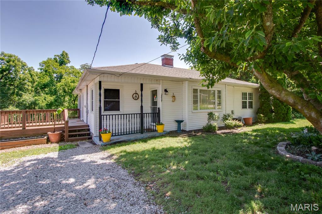 Homes for sale in Godfrey, IL | 2807 Grovelin St, Godfrey, IL 62035 | MLS# MIS26034368