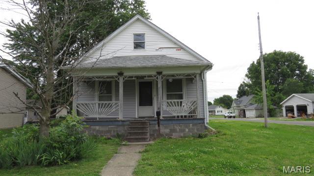 Homes for sale in Gillespie, IL | 911 Madison St, Gillespie, IL 62033 | MLS# MIS26034384