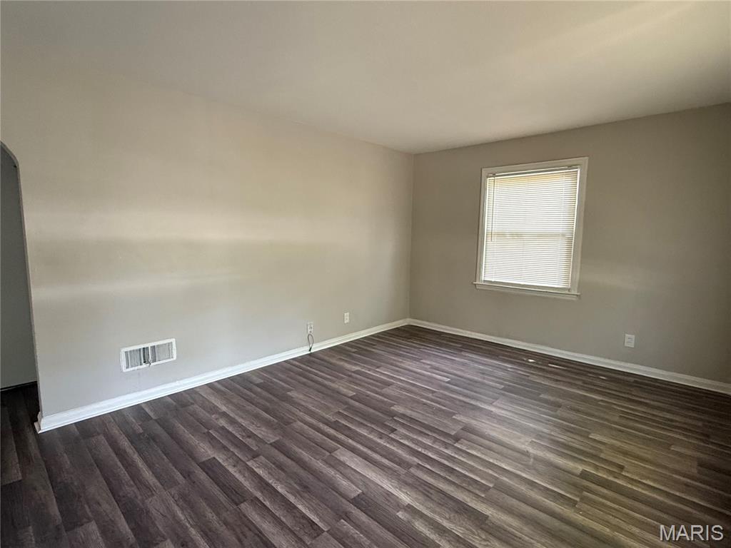 3rd image of 10124 Winkler Dr, Saint Louis, MO 63136 | MLS# MIS26034404
