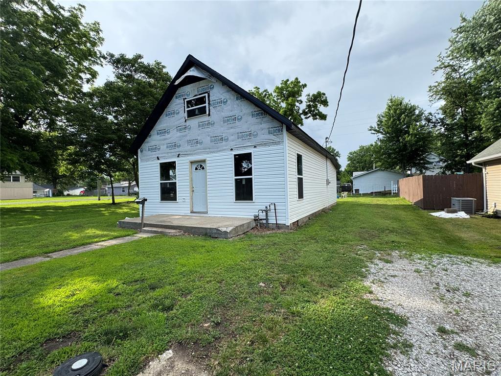 Homes for sale in Gillespie, IL | 603 E Chestnut St, Gillespie, IL 62033 | MLS# MIS26034467