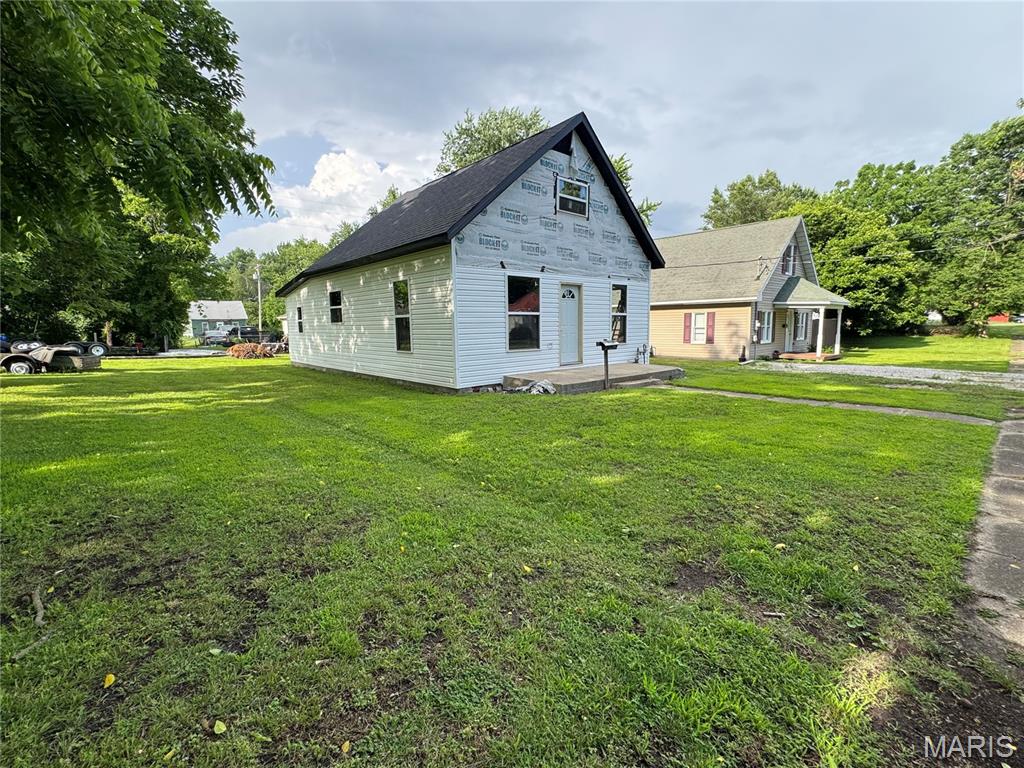 Homes for sale in Gillespie, IL | 603 E Chestnut St, Gillespie, IL 62033 | MLS# MIS26034467