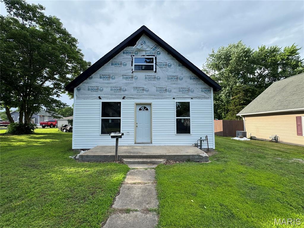 Homes for sale in Gillespie, IL | 603 E Chestnut St, Gillespie, IL 62033 | MLS# MIS26034467