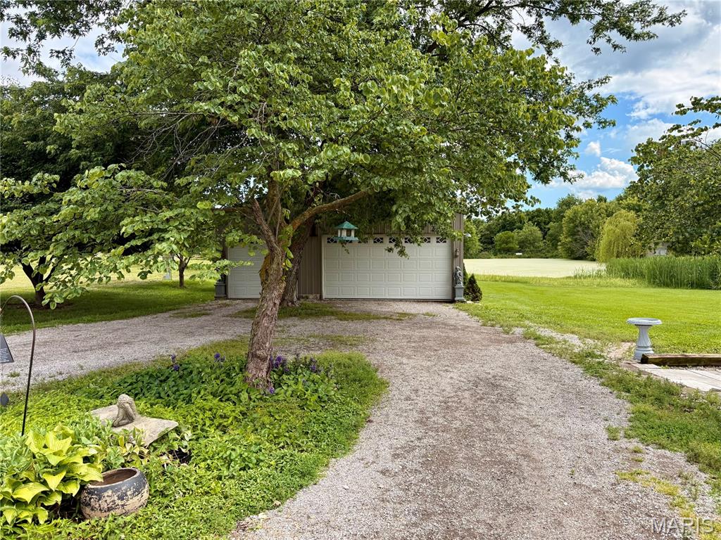Homes for sale in Brighton, IL | 16528 Conrad Rd Rd, Brighton, IL 62012 | MLS# MIS26034474