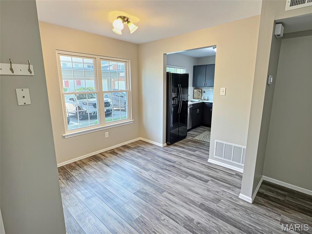 3rd image of 628 Sugar Trl Ct, St. Peters, MO 63376