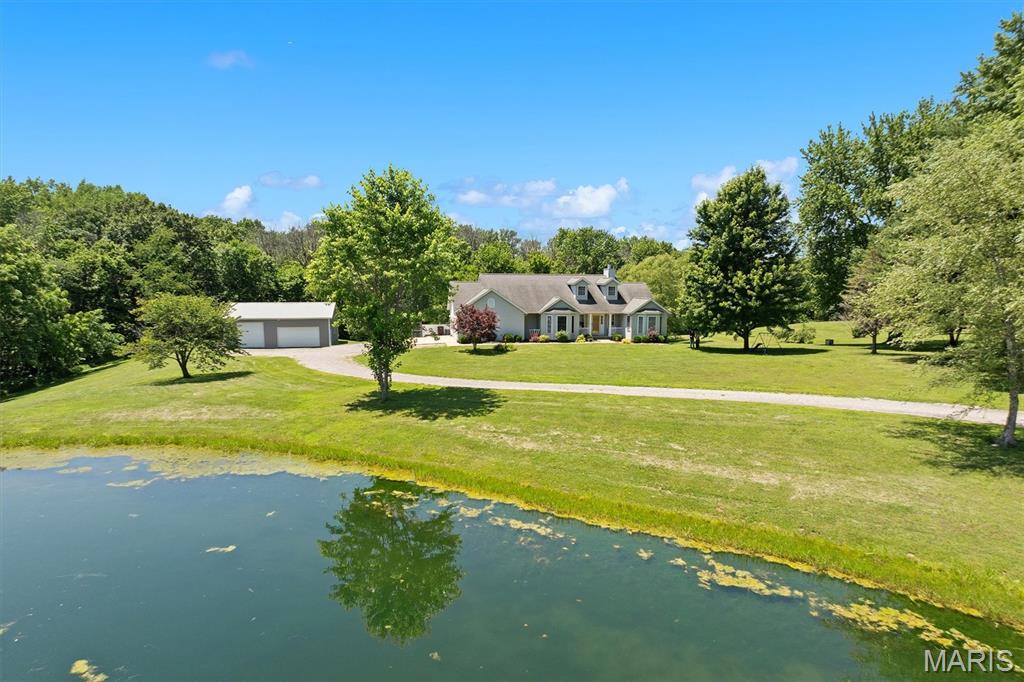5th image of 2119 Lakeview Dr, Highland, IL 62249 | MLS# MIS26034579