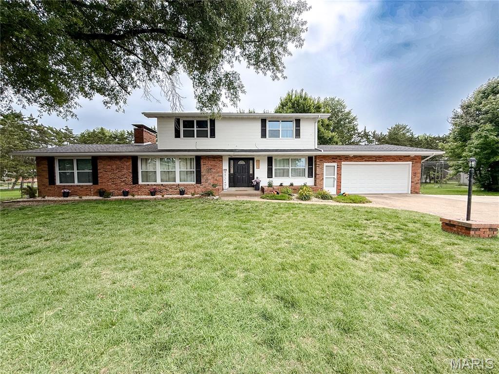 Homes for sale in Highland, IL | 2707 Lemon Street Rd, Highland, IL 62249 | MLS# MIS26034645
