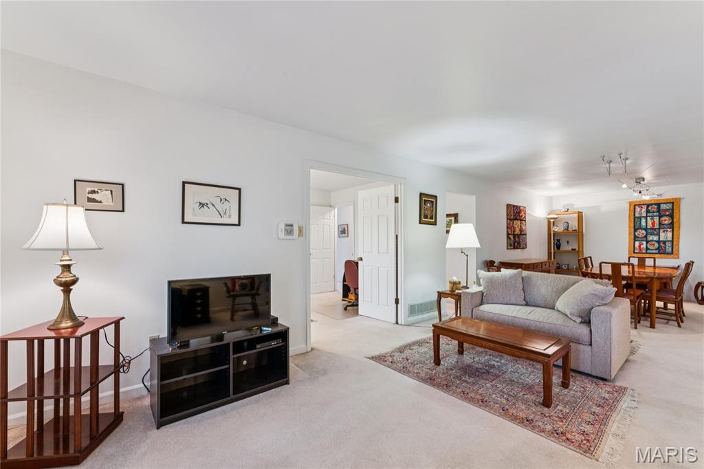 5th image of 1020 Claytonbrook Dr, Ballwin, MO 63011 | MLS# MIS26034808