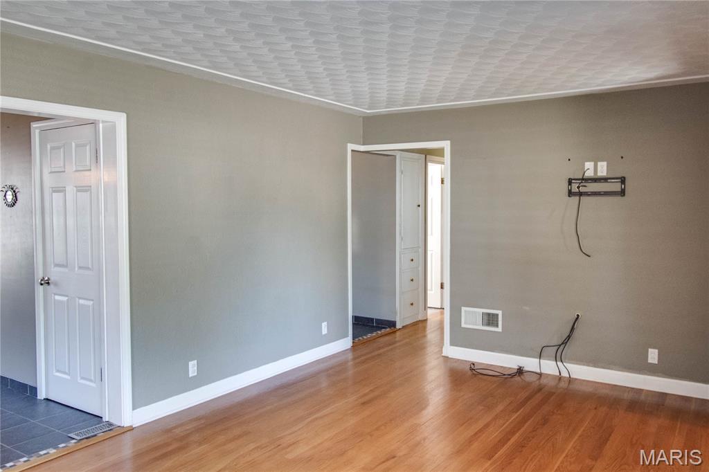 Homes for sale in Wood River, IL | 110 Eaton Ave, Wood River, IL 62095 | MLS# MIS26034883