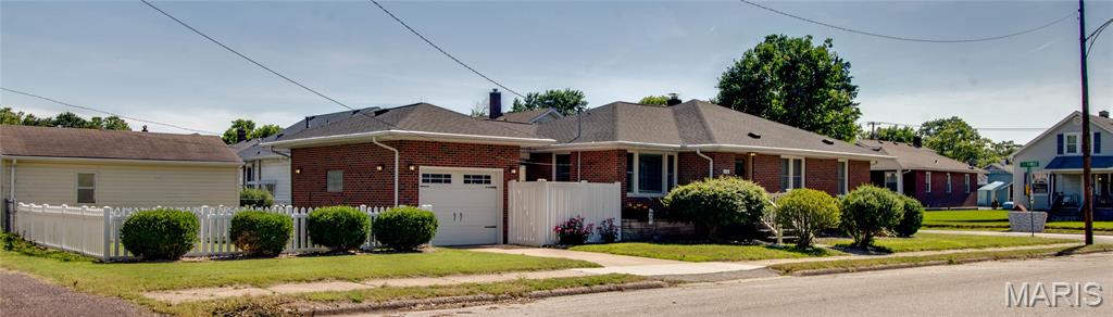 Homes for sale in Wood River, IL | 110 Eaton Ave, Wood River, IL 62095 | MLS# MIS26034883