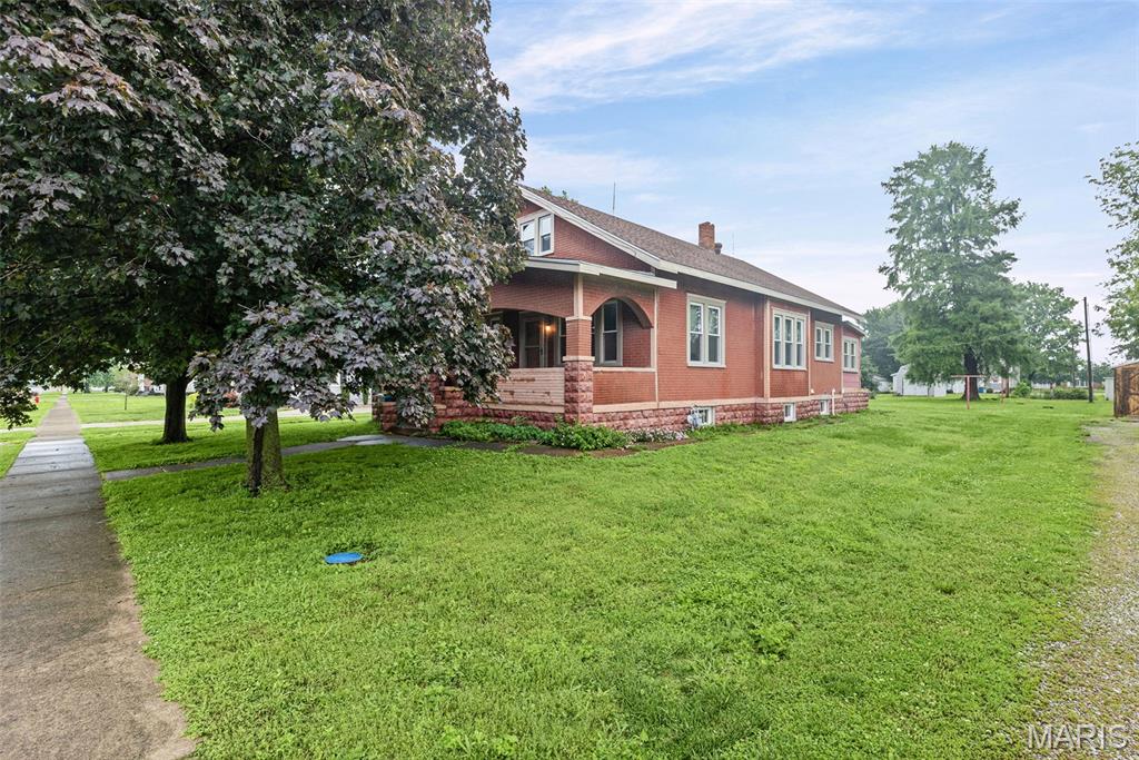 Homes for sale in Hoyleton, IL | 150 N Park St, Hoyleton, IL 62803 | MLS# MIS26034900