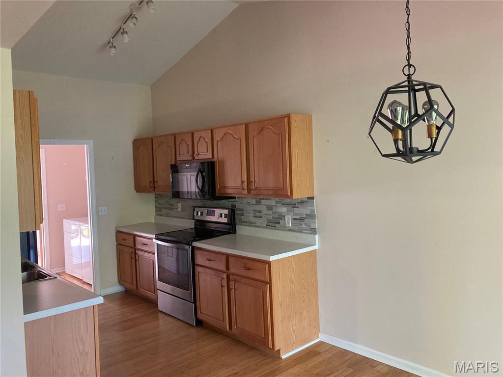 Homes for sale in Warrenton, MO | 609 Meadowview Ct, Warrenton, MO 63383 | MLS# MIS26034906