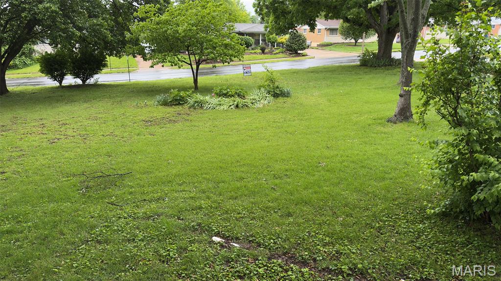 4th image of 660 Herbst Dr, Florissant, MO 63031 | MLS# MIS26034937