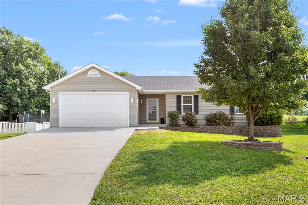 Homes for sale in Troy, MO | 233 Whitetail Crossing Dr, Troy, MO 63379 | MLS# MIS26034940