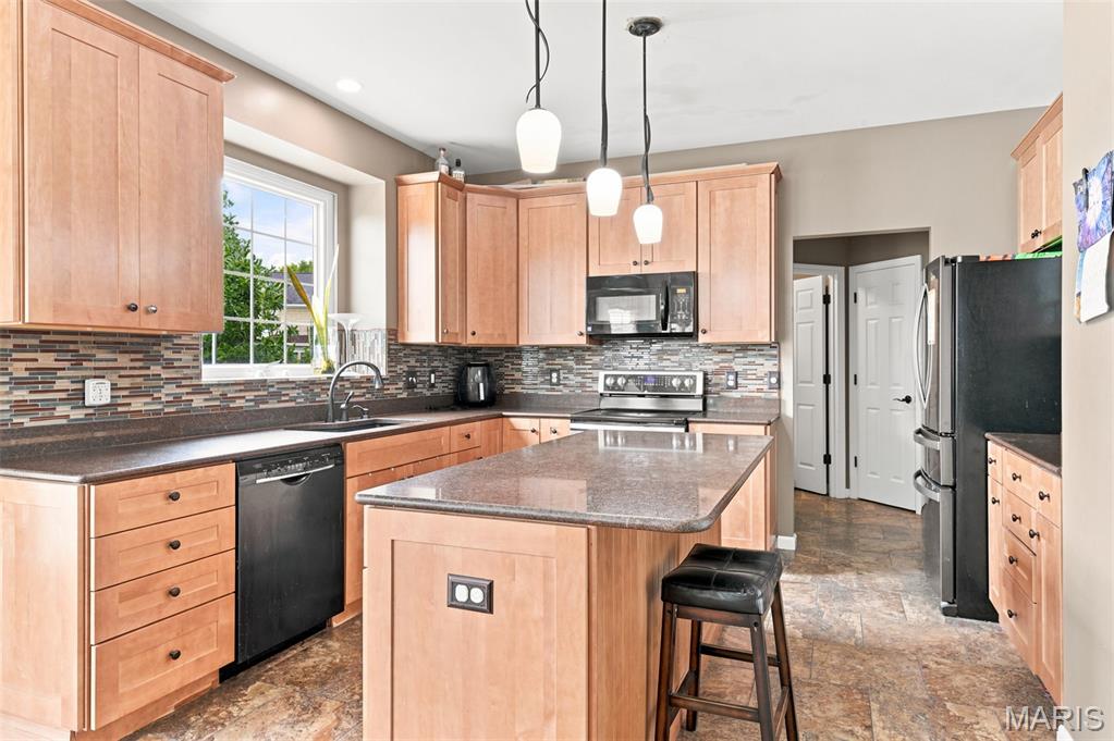 5th image of 66 N Hillview Dr, Saint Peters, MO 63376 | MLS# MIS26035149