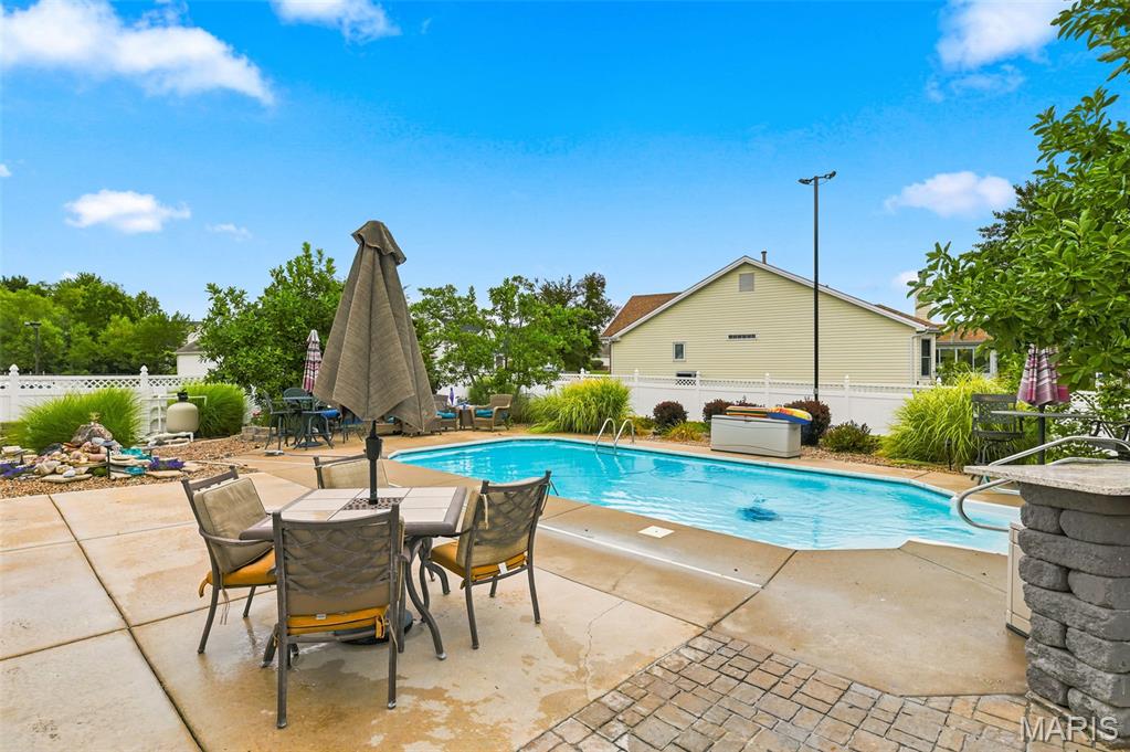 4th image of 66 N Hillview Dr, Saint Peters, MO 63376 | MLS# MIS26035149