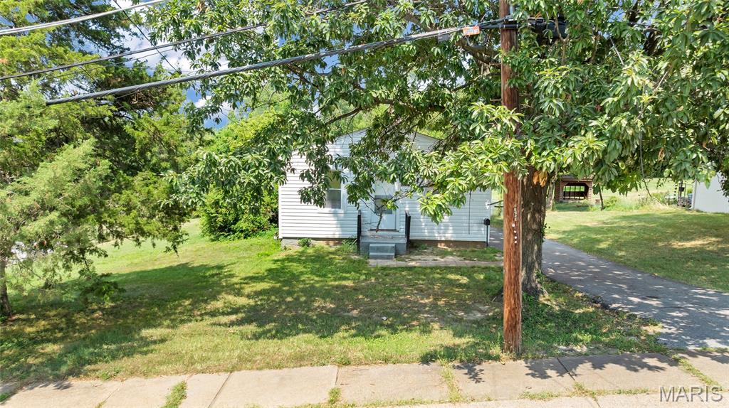 Homes for sale in Saint Ann, MO | 10525 Hobday Ave, Saint Ann, MO 63074 | MLS# MIS26035187