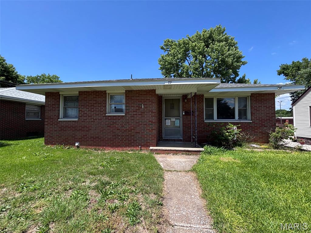 Homes for sale in Wood River, IL | 79 Harnett Ave, Wood River, IL 62095 | MLS# MIS26035201