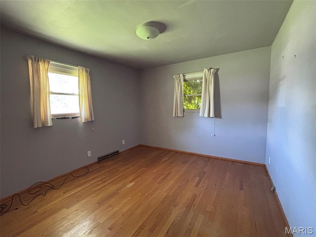 Homes for sale in Wood River, IL | 79 Harnett Ave, Wood River, IL 62095 | MLS# MIS26035201