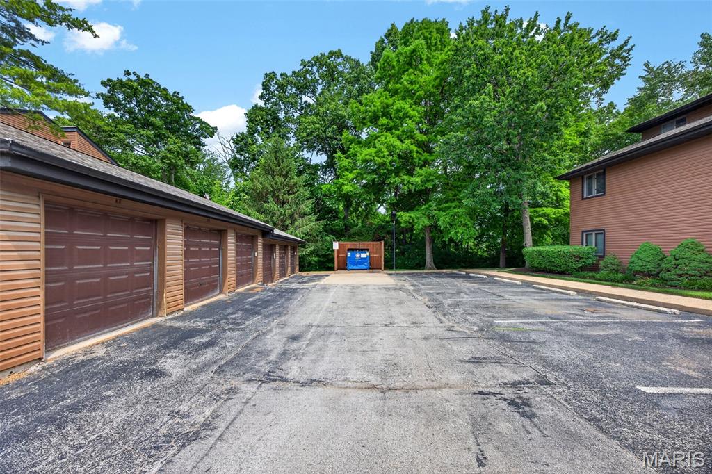 Homes for sale in St Louis, MO | 13811 Amiot Dr #A, St Louis, MO 63146 | MLS# MIS26035485
