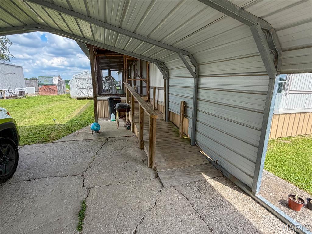 Homes for sale in Jerseyville, IL | 22574 Lake Westside Ln, Jerseyville, IL 62052 | MLS# MIS26035838