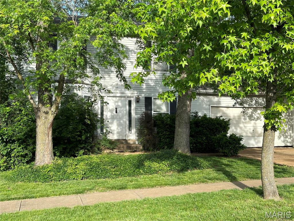 Homes for sale in Arnold, MO | 1929 Saint Christopher Wy, Arnold, MO 63010 | MLS# MIS26035881