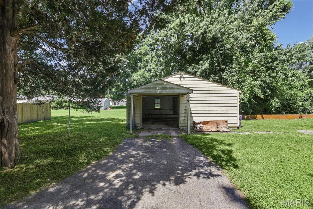 Homes for sale in Belleville, IL | 1717 W Belle St, Belleville, IL 62226 | MLS# MIS26036144