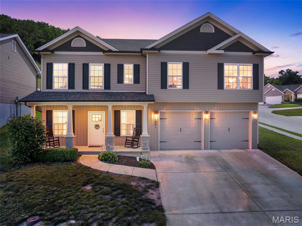 Homes for sale in Imperial, MO | 1001 Remington Dr, Imperial, MO 63052 | MLS# MIS26036226