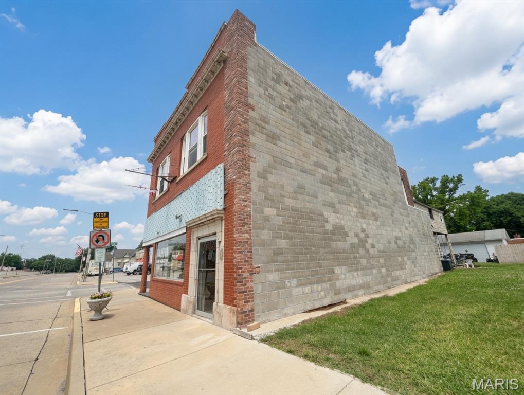 Homes for sale in Staunton, IL | 321 W Main St, Staunton, IL 62088 | MLS# MIS26037278