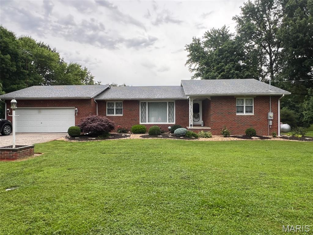 Homes for sale in Bunker Hill, IL | 10788 Oak St, Bunker Hill, IL 62014 | MLS# MIS26037386