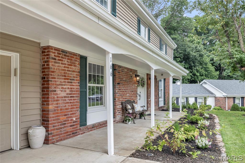 2nd image of 166 Southdown Dr, Chesterfield, MO 63017 | MLS# MIS26037558