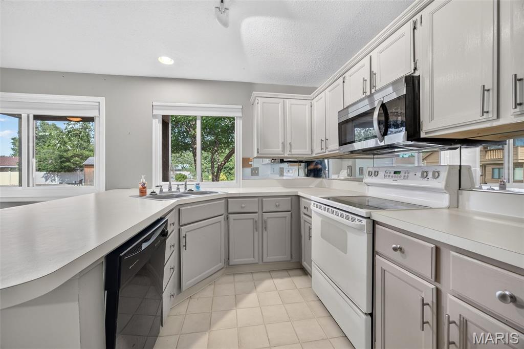 2nd image of 408 Kipling Wy #A, Weldon Spring, MO 63304 | MLS# MIS26037561