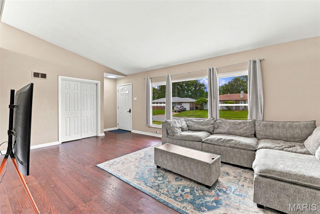 2nd image of 7929 Glenside Pl, Saint Louis, MO 63130 | MLS# MIS26037622