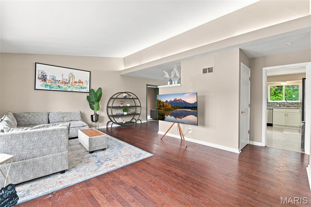 5th image of 7929 Glenside Pl, Saint Louis, MO 63130 | MLS# MIS26037622