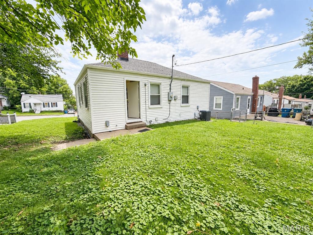 14th image of 9934 Lackland Rd, Overland, MO 63114 | MLS# MIS26037640