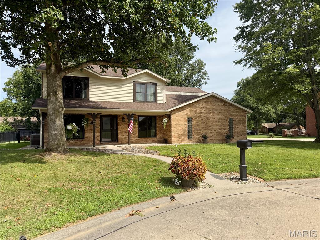 image of 404 Hunters Gln, Belleville, IL 62220 | MLS# MIS26037696