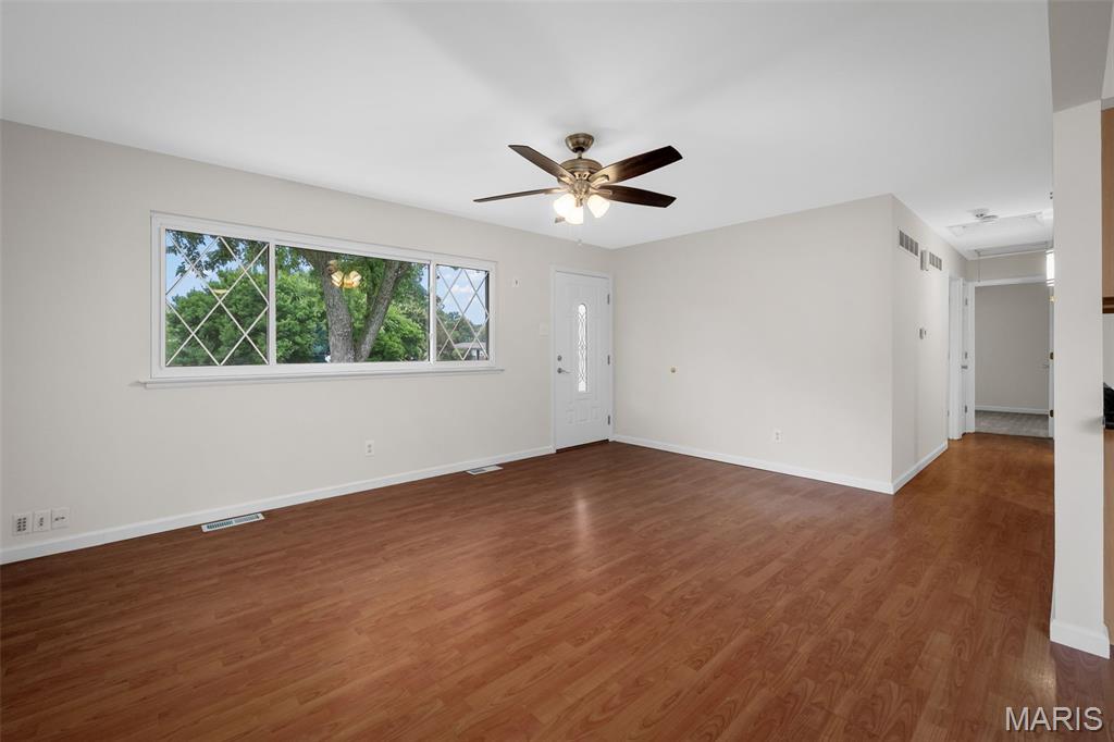 4th image of 950 Kostka Ln, Florissant, MO 63031 | MLS# MIS26037861