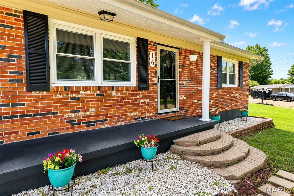 Homes for sale in Fredericktown, MO | 16 Hillcrest Dr, Fredericktown, MO 63645 | MLS# MIS26038168